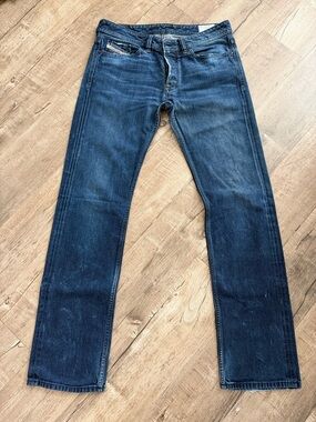 Diesel Men’s Jeans, Model: Viker, Size: 32W, 34L Straight-Leg